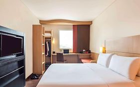 Ibis Surabaya City Center